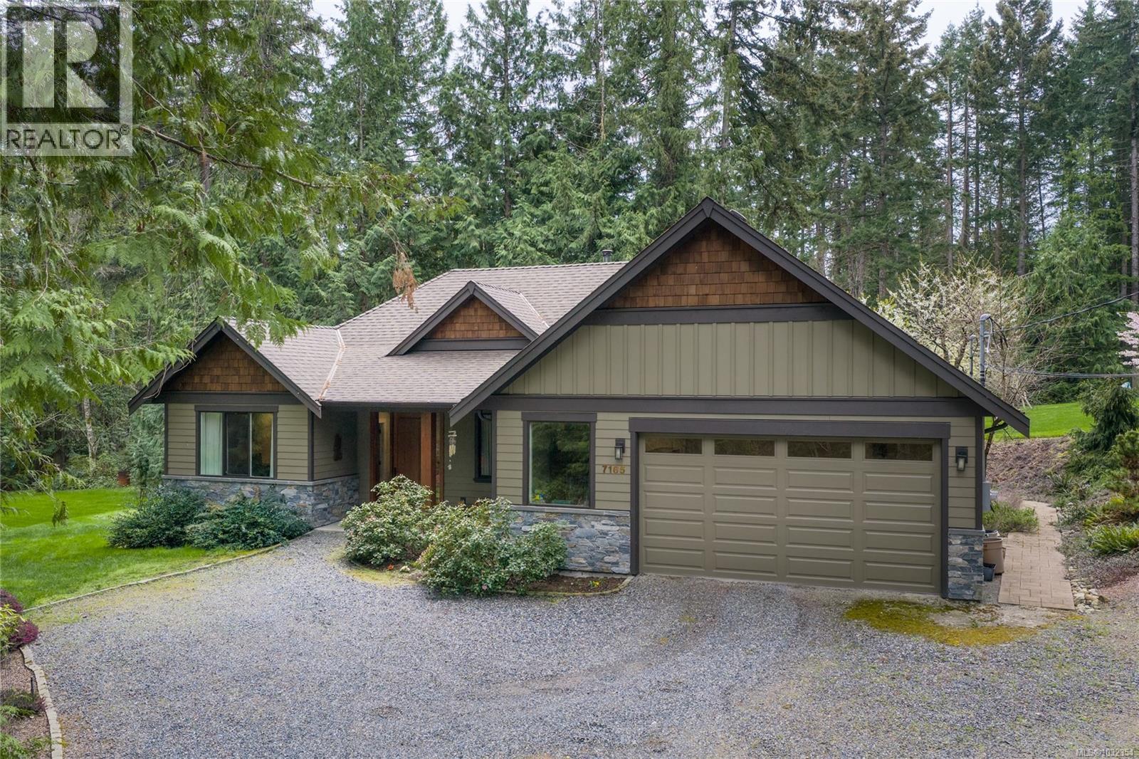 7165 Royal Dr, Lantzville, British Columbia  V0R 2H0 - Photo 1 - 1032354