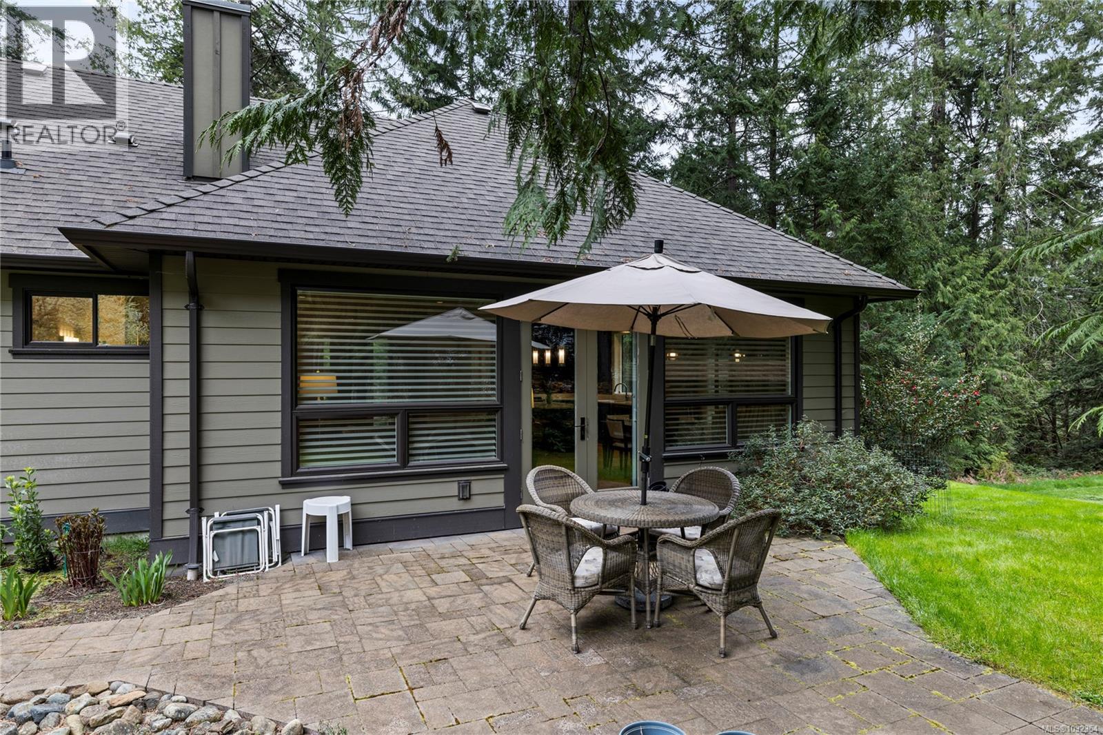 7165 Royal Dr, Lantzville, British Columbia  V0R 2H0 - Photo 37 - 1032354