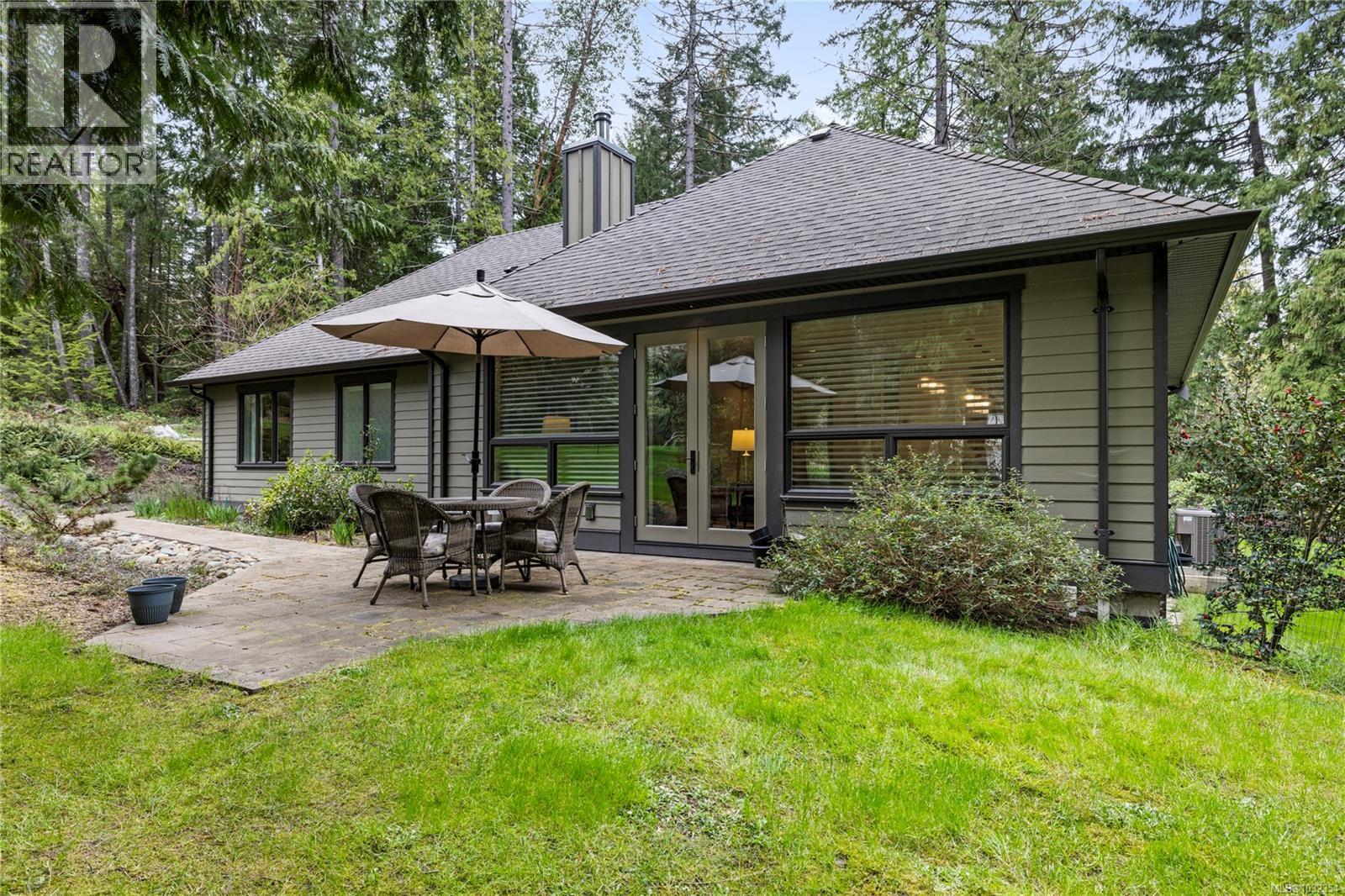 7165 Royal Dr, Lantzville, British Columbia  V0R 2H0 - Photo 4 - 1032354