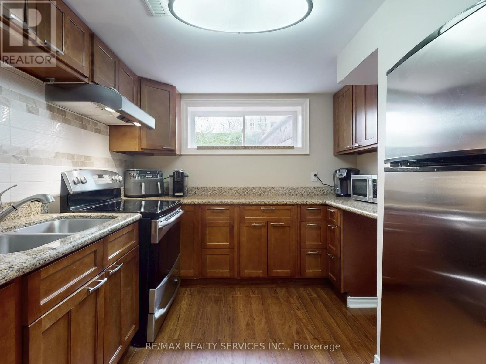 55 Northampton Street, Brampton, Ontario  L6S 3Z6 - Photo 29 - W13008372