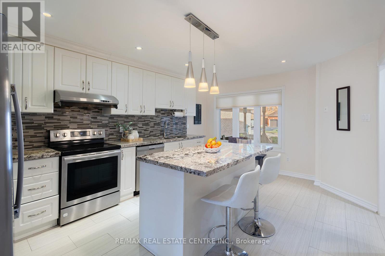 2529 Willowburne Drive, Mississauga, Ontario  L5M 5E9 - Photo 12 - W13008410