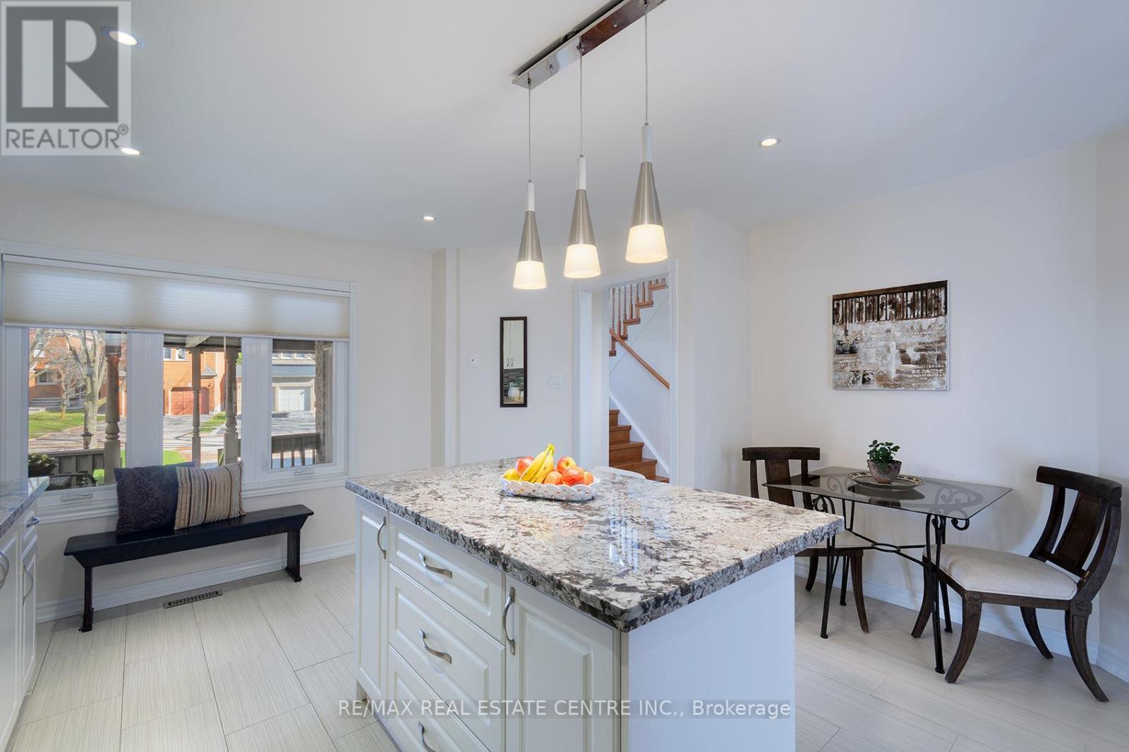 2529 Willowburne Drive, Mississauga, Ontario  L5M 5E9 - Photo 14 - W13008410