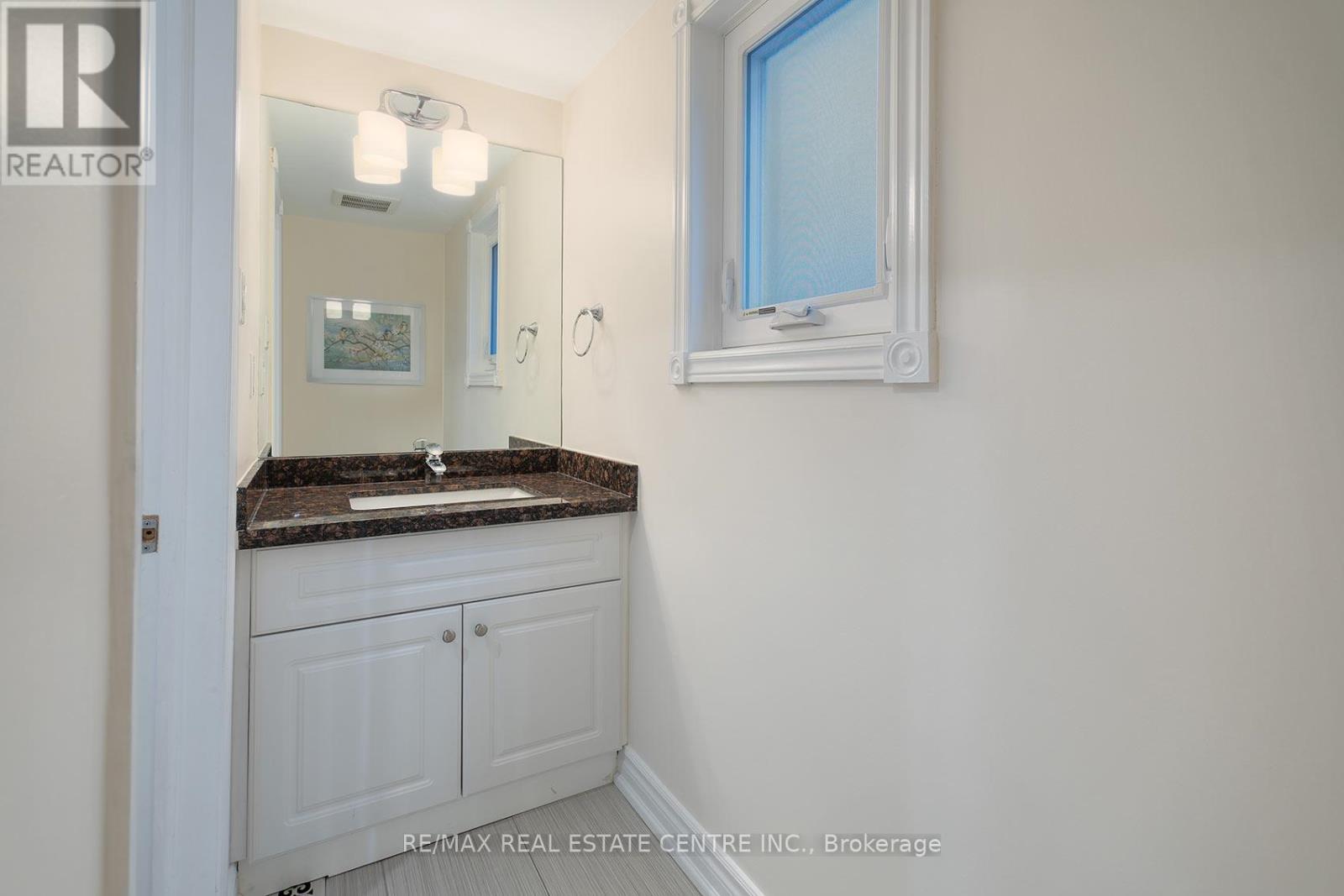 2529 Willowburne Drive, Mississauga, Ontario  L5M 5E9 - Photo 18 - W13008410