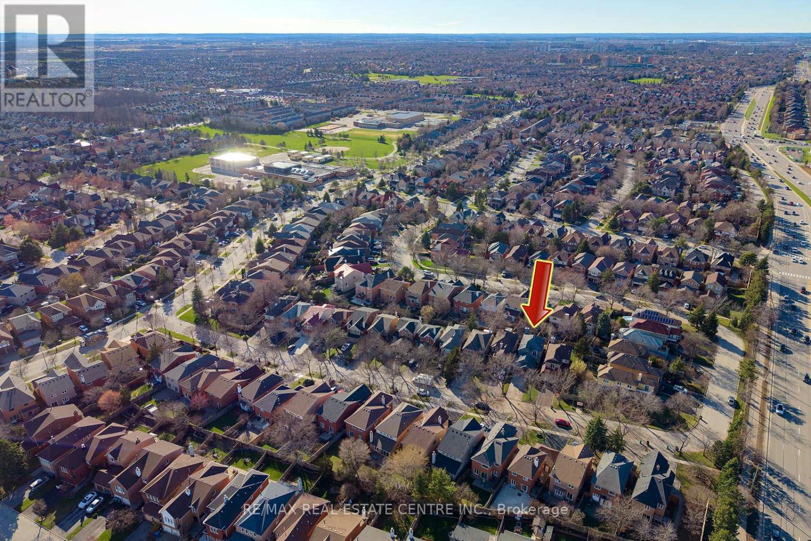 2529 Willowburne Drive, Mississauga, Ontario  L5M 5E9 - Photo 2 - W13008410