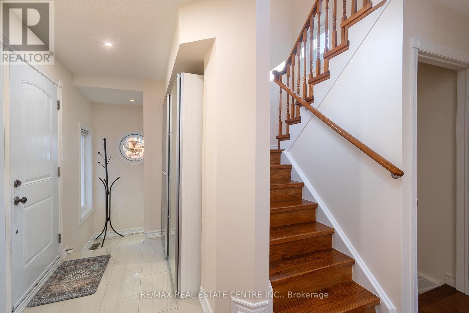 2529 Willowburne Drive, Mississauga, Ontario  L5M 5E9 - Photo 7 - W13008410