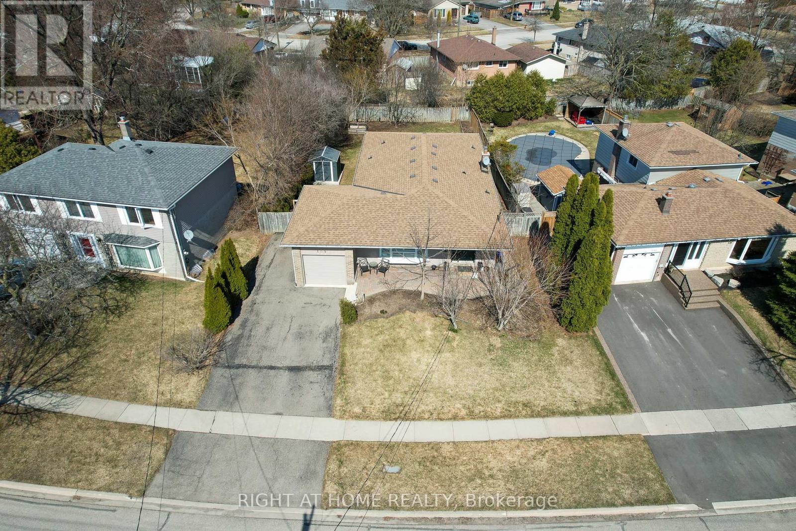 109 Rexway Drive, Halton Hills, Ontario  L7G 1R3 - Photo 2 - W13008468