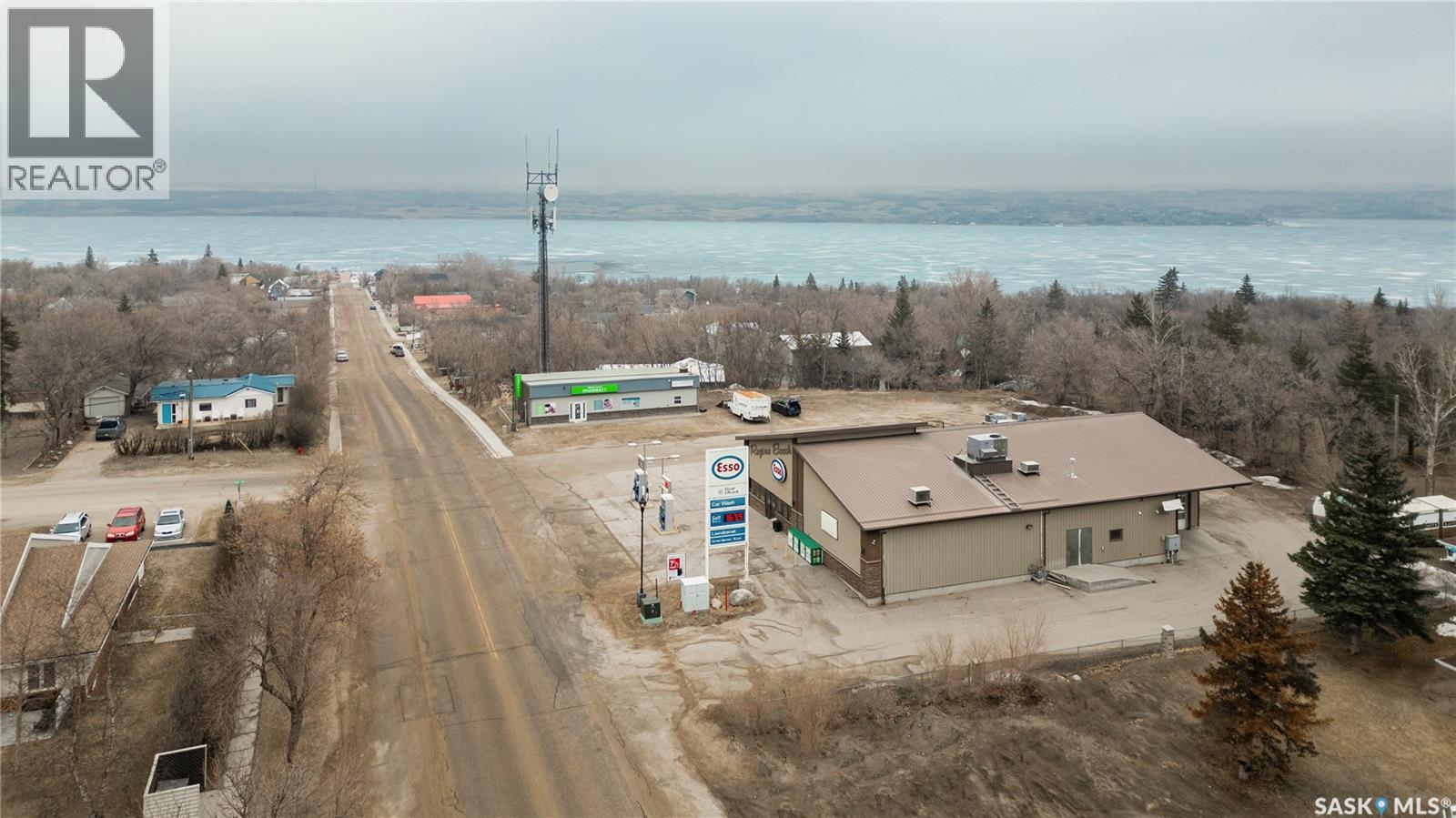 401 Centre Street, Regina Beach, Saskatchewan  S0G 4C0 - Photo 4 - SK032918