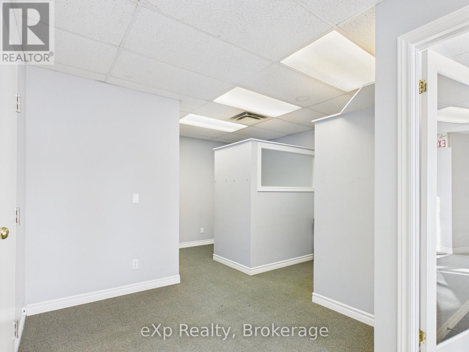 414 10th Street, Hanover, Ontario N4N 1P6 - Photo 10 - X12740246