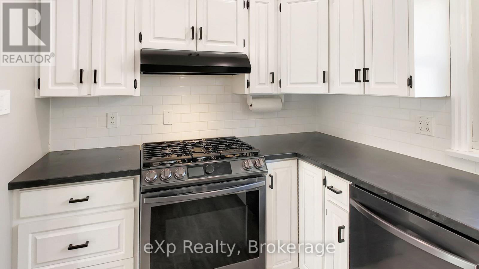 408 Mcnab Street, Brockton, Ontario  N0G 2V0 - Photo 11 - X12853216