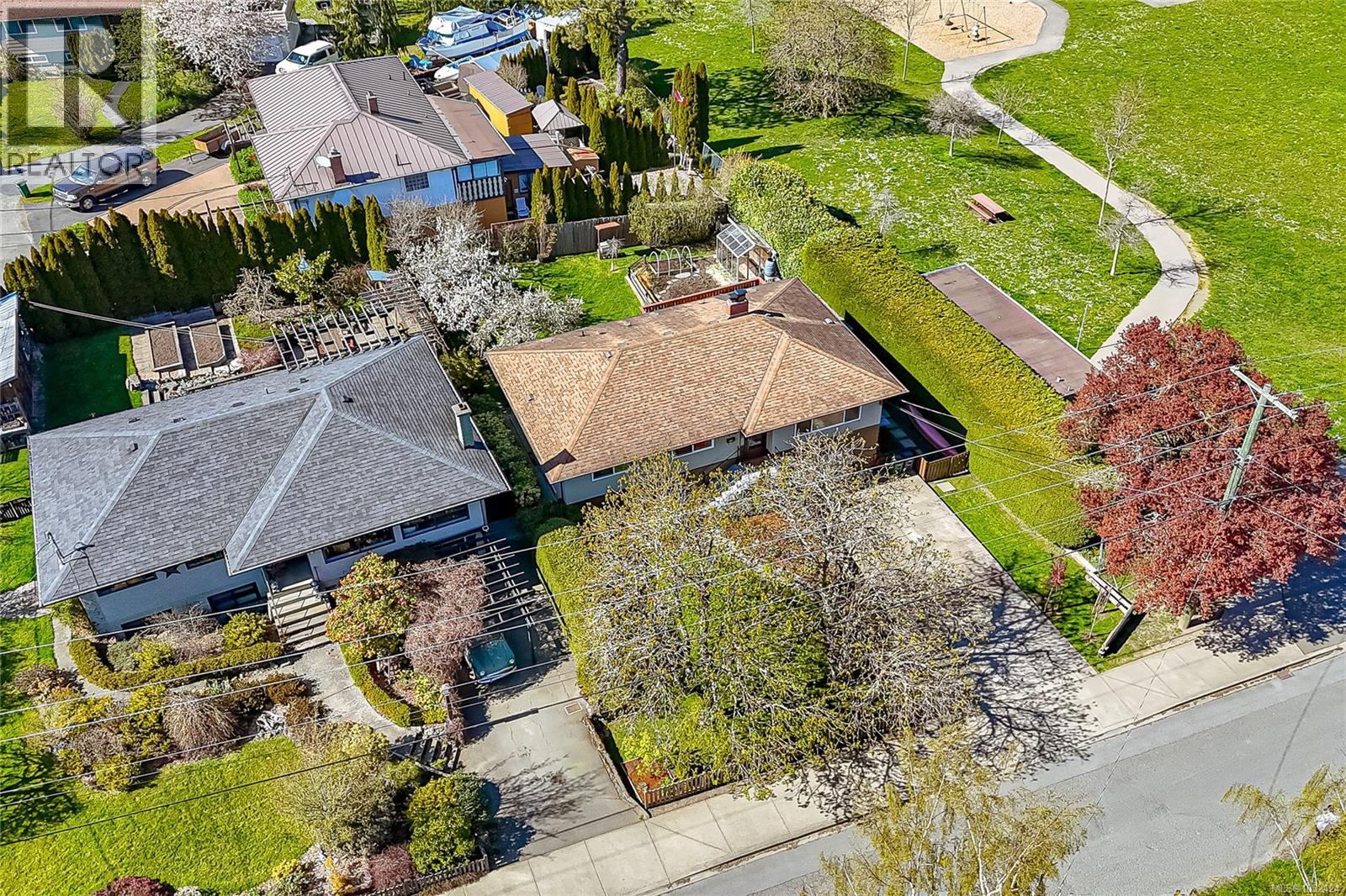 3040 Dysart Rd, Saanich, British Columbia  V9A 2K4 - Photo 2 - 1032424