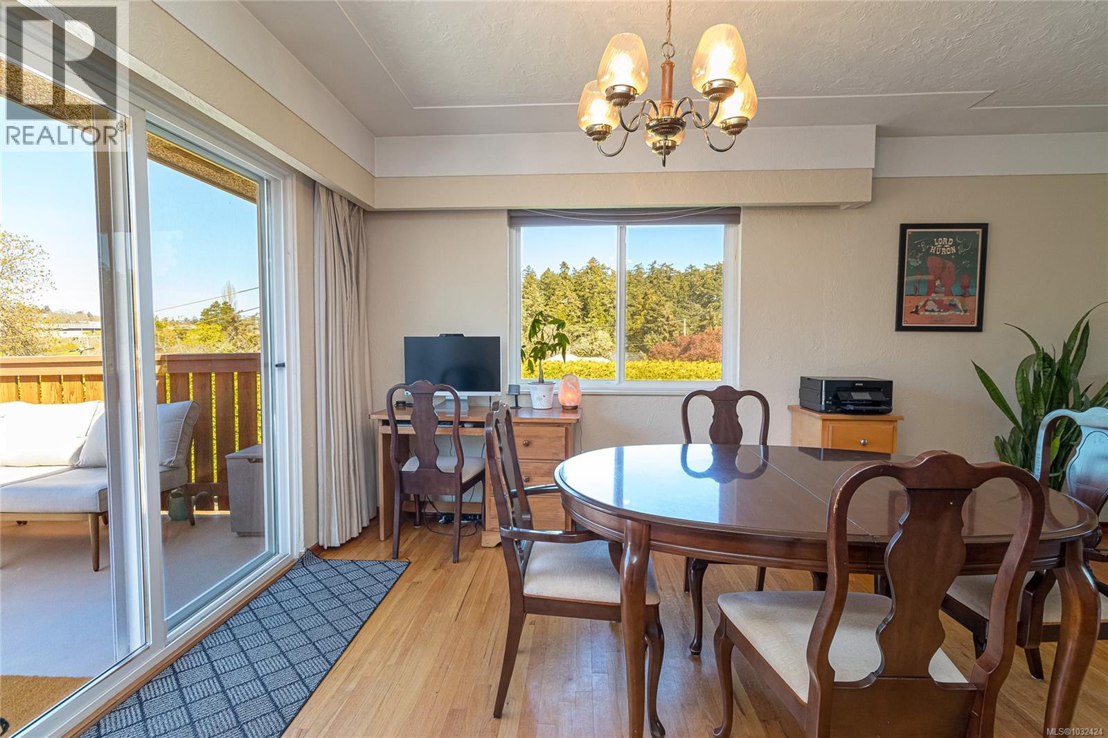 3040 Dysart Rd, Saanich, British Columbia  V9A 2K4 - Photo 9 - 1032424