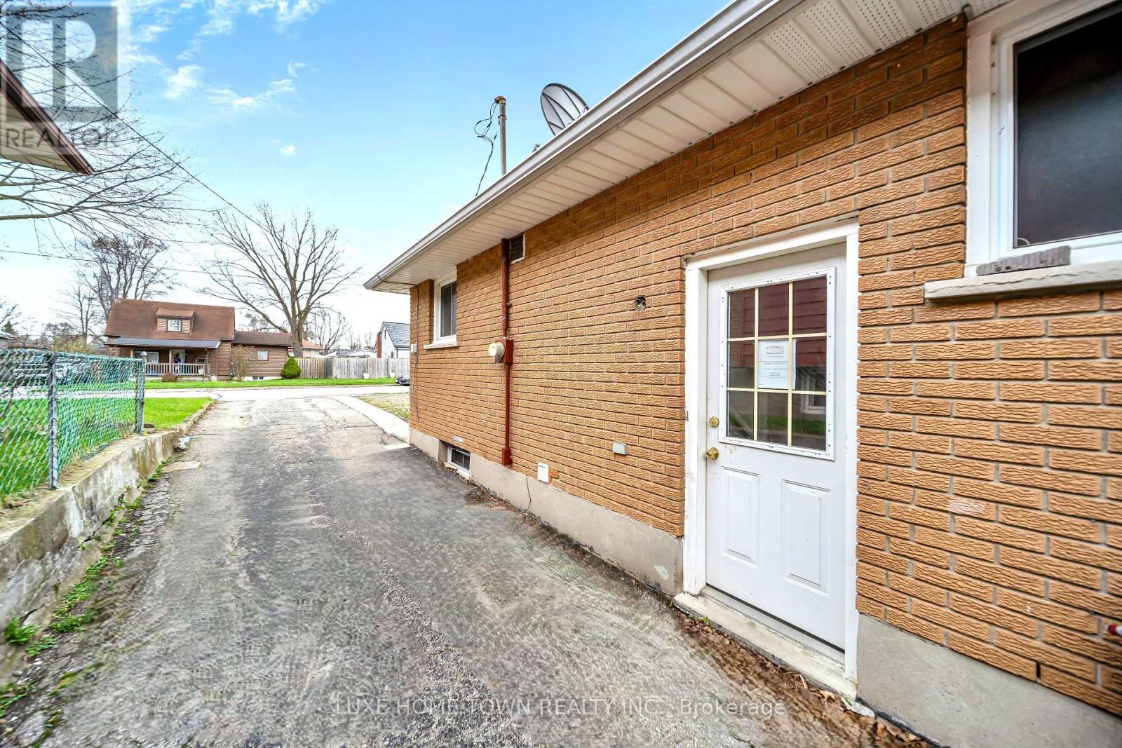 46 Elmwood Avenue, Cambridge, Ontario  N1R 4Y2 - Photo 39 - X13008336