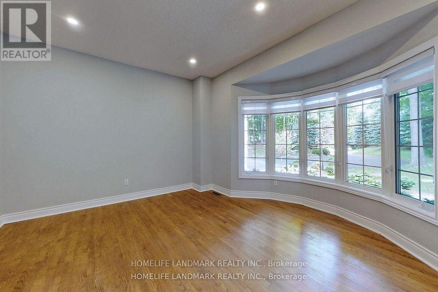 1976 Forest Valley Drive, Innisfil, Ontario  L9S 4A5 - Photo 10 - N12898324