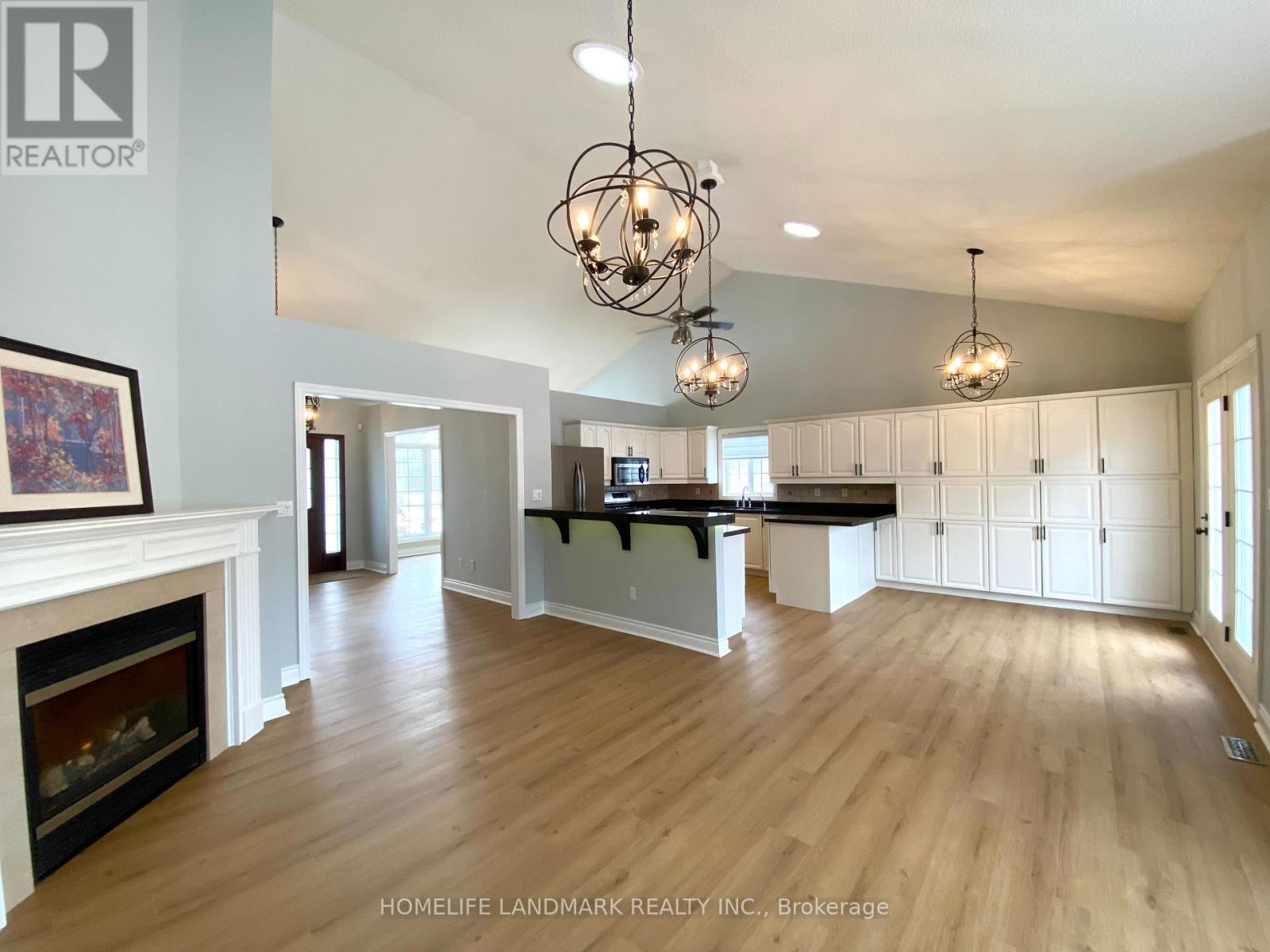 1976 Forest Valley Drive, Innisfil, Ontario  L9S 4A5 - Photo 6 - N12898324