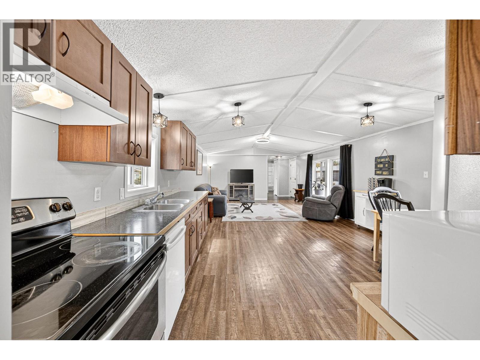 100 Industrial Road 1 Road Unit# 14, Sparwood, British Columbia  V0B 2G1 - Photo 17 - 10383310