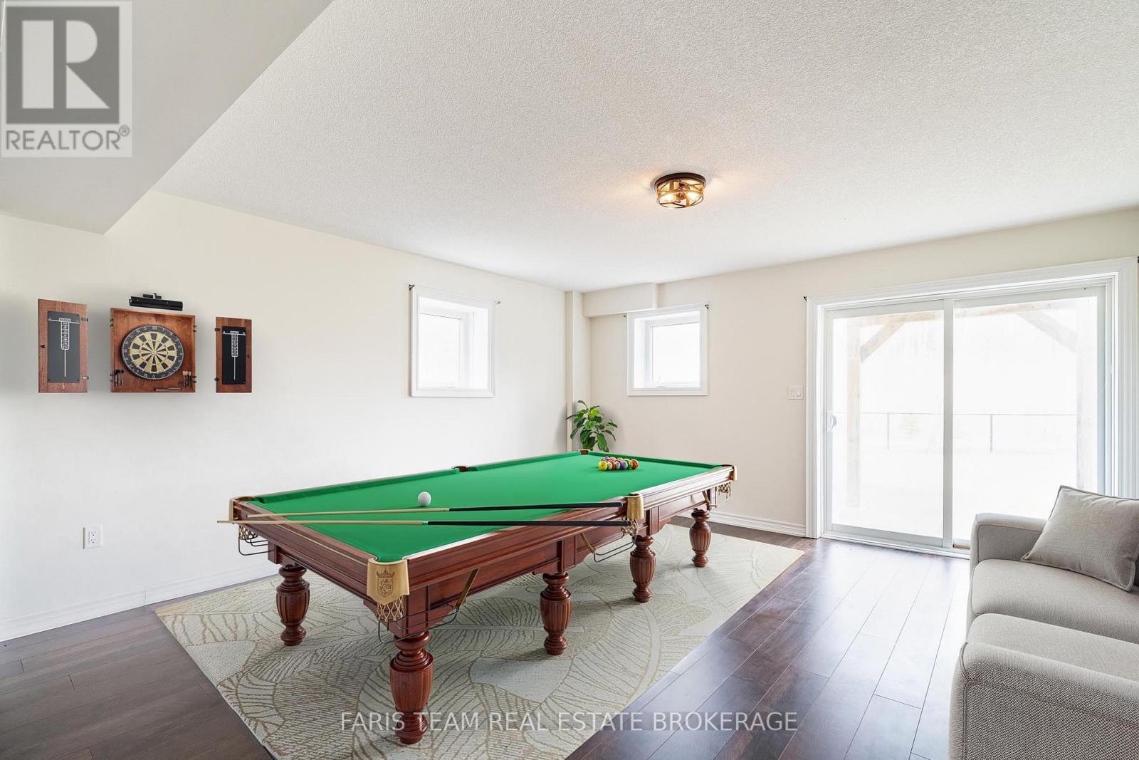 33 Pearl Street, Wasaga Beach, Ontario  L9Z 0G9 - Photo 35 - S12969352