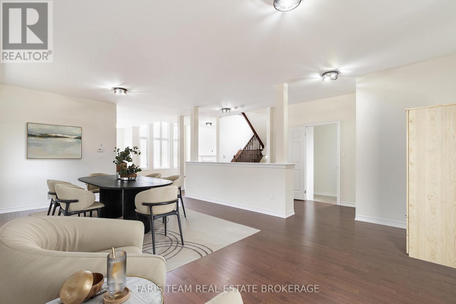 33 Pearl Street, Wasaga Beach, Ontario  L9Z 0G9 - Photo 13 - S12969352