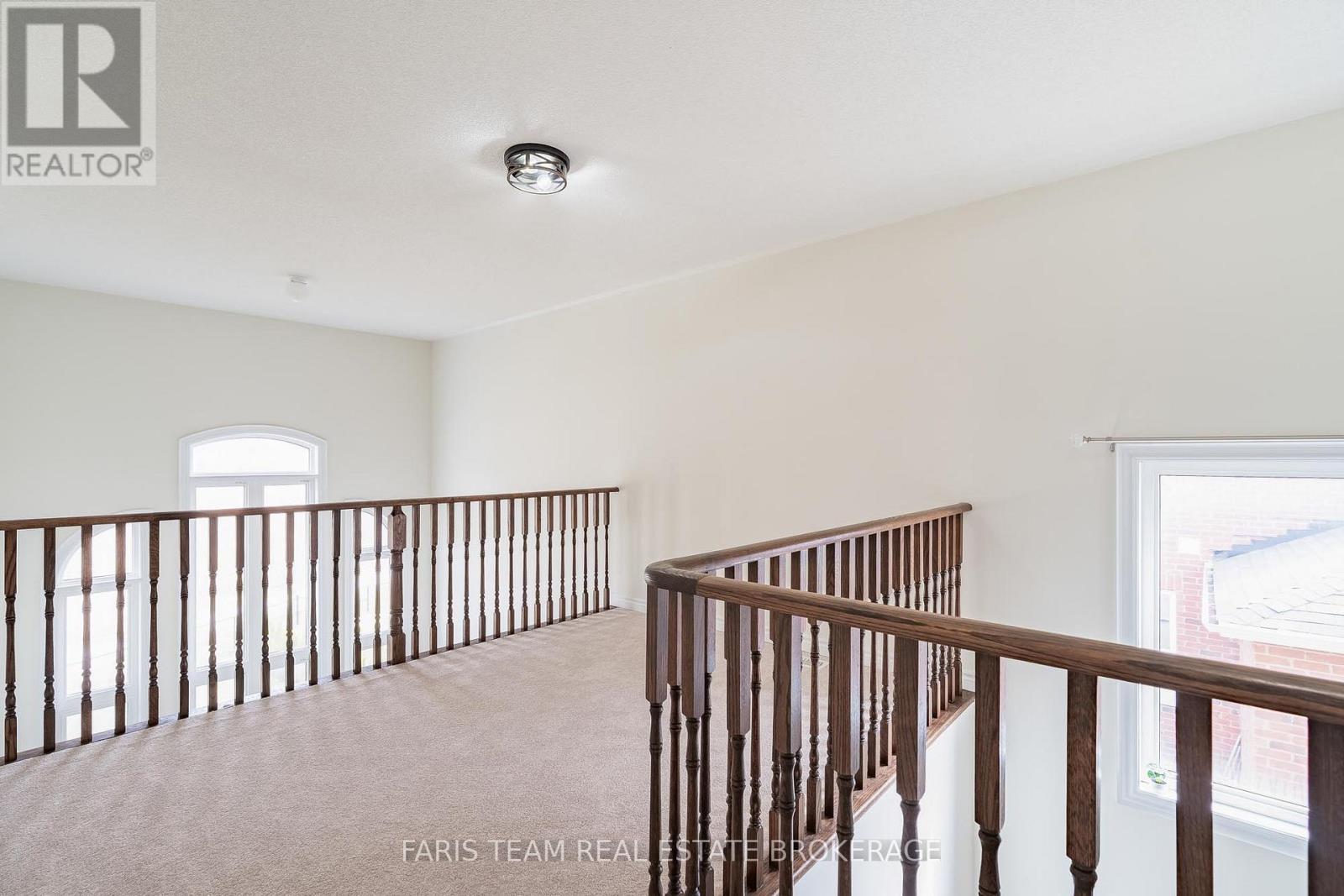 33 Pearl Street, Wasaga Beach, Ontario  L9Z 0G9 - Photo 19 - S12969352