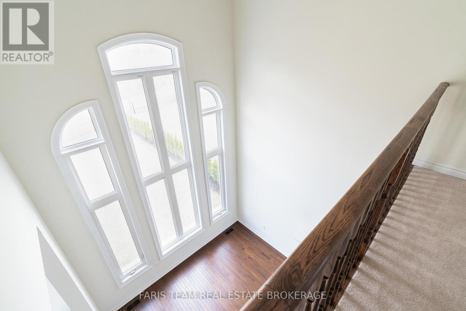 33 Pearl Street, Wasaga Beach, Ontario  L9Z 0G9 - Photo 20 - S12969352