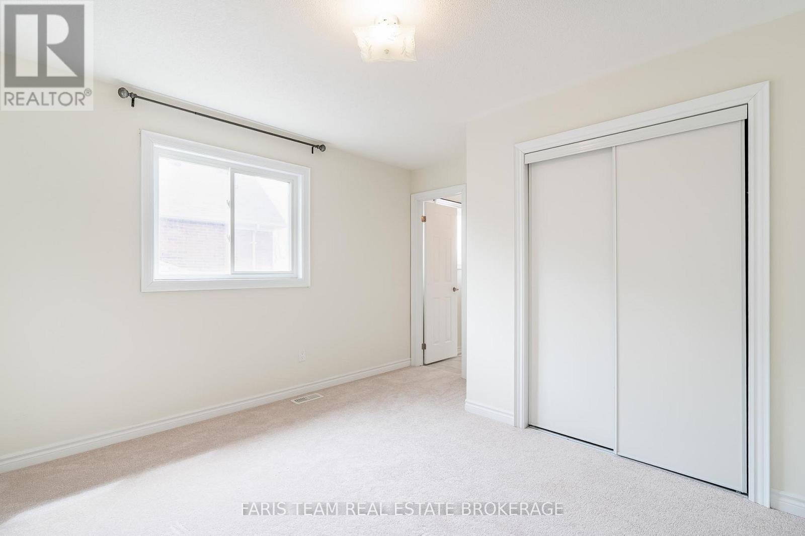 33 Pearl Street, Wasaga Beach, Ontario  L9Z 0G9 - Photo 32 - S12969352