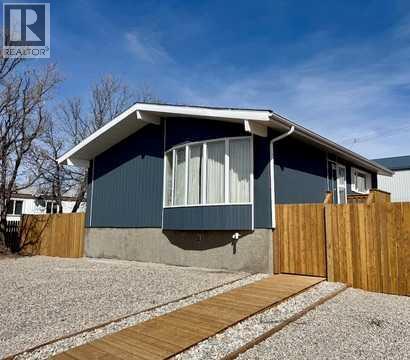 327 11 Street, Fort Macleod, Alberta  T0L 0Z0 - Photo 2 - A2302507