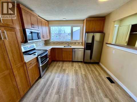 327 11 Street, Fort Macleod, Alberta  T0L 0Z0 - Photo 9 - A2302507