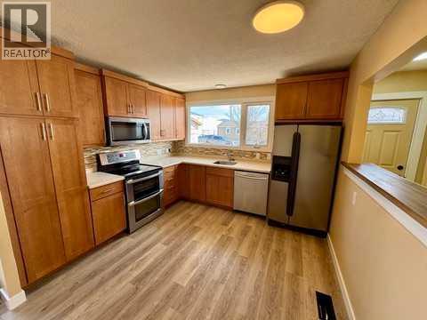 327 11 Street, Fort Macleod, Alberta  T0L 0Z0 - Photo 8 - A2302507