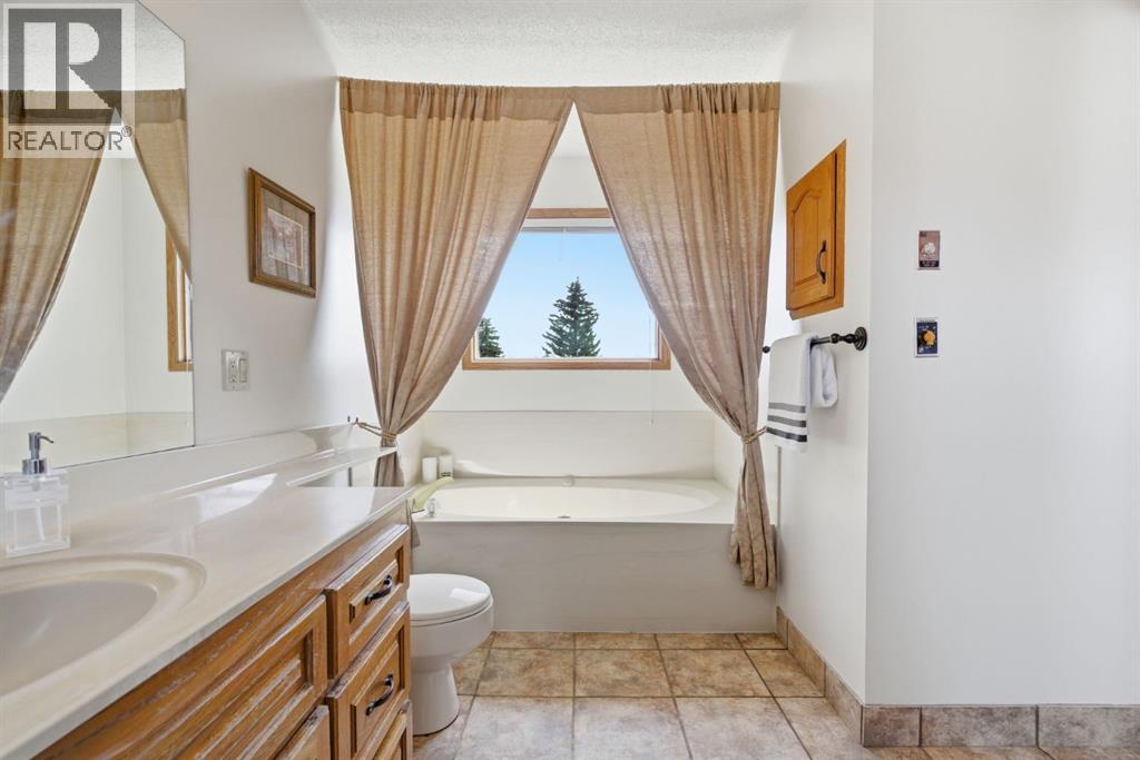 30 Edgeview Road NW, Calgary, Alberta  T3A 4T8 - Photo 33 - A2301593