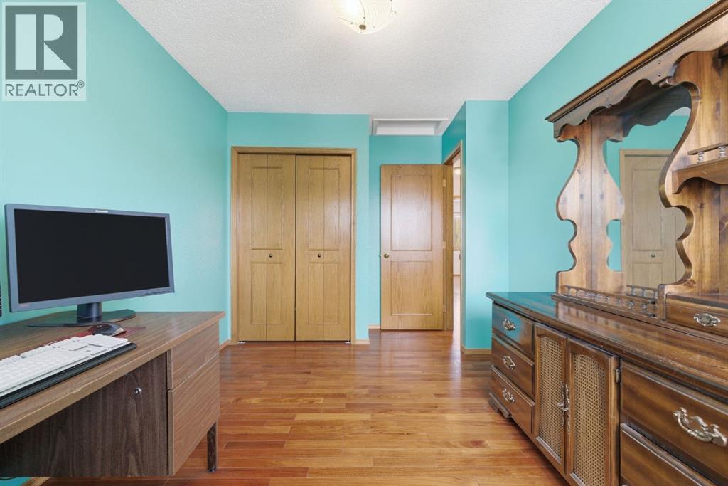 30 Edgeview Road NW, Calgary, Alberta  T3A 4T8 - Photo 40 - A2301593