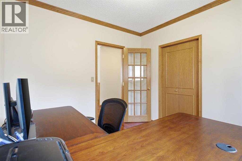 30 Edgeview Road NW, Calgary, Alberta  T3A 4T8 - Photo 25 - A2301593