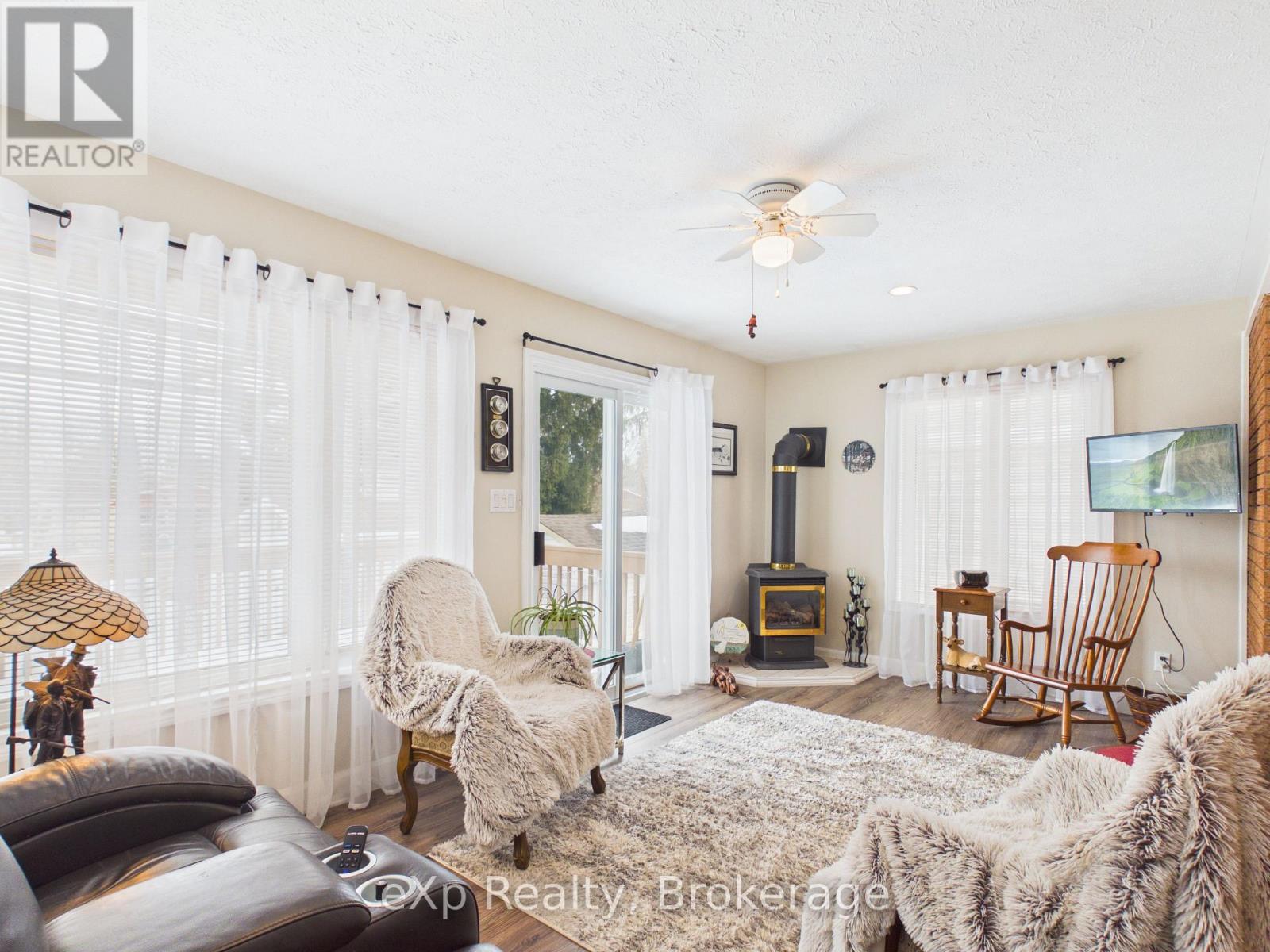 500 6th Street, Hanover, Ontario  N4N 1E5 - Photo 11 - X12861982