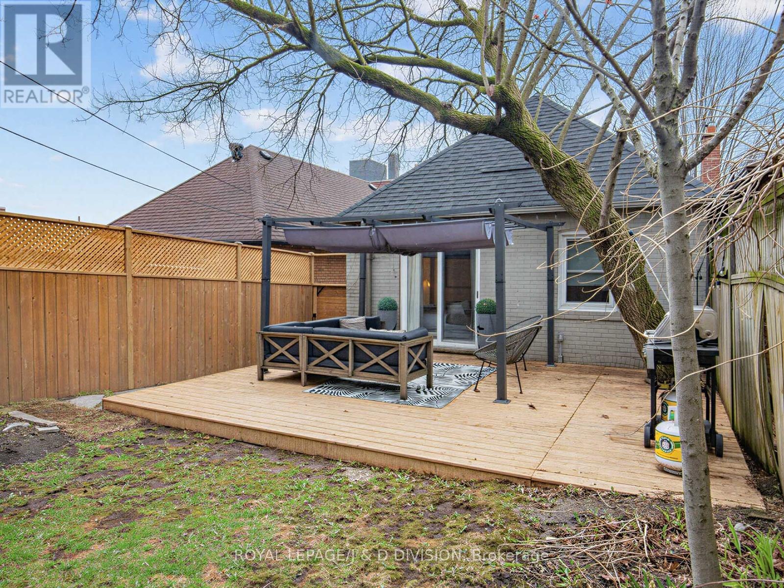 23 Latimer Avenue, Toronto, Ontario  M5N 2M1 - Photo 24 - C13007894