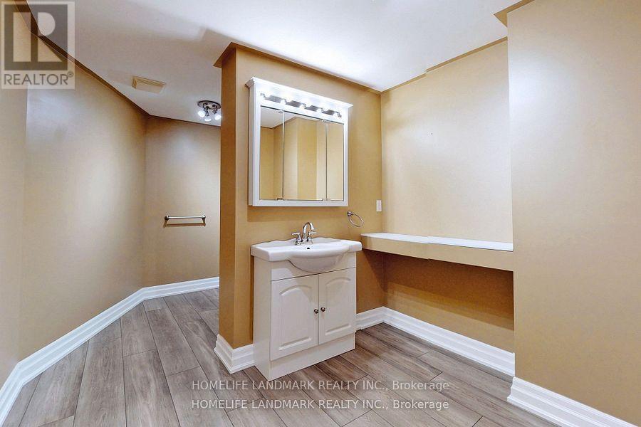 1976 Forest Valley Drive, Innisfil, Ontario  L9S 4A5 - Photo 26 - N12898324