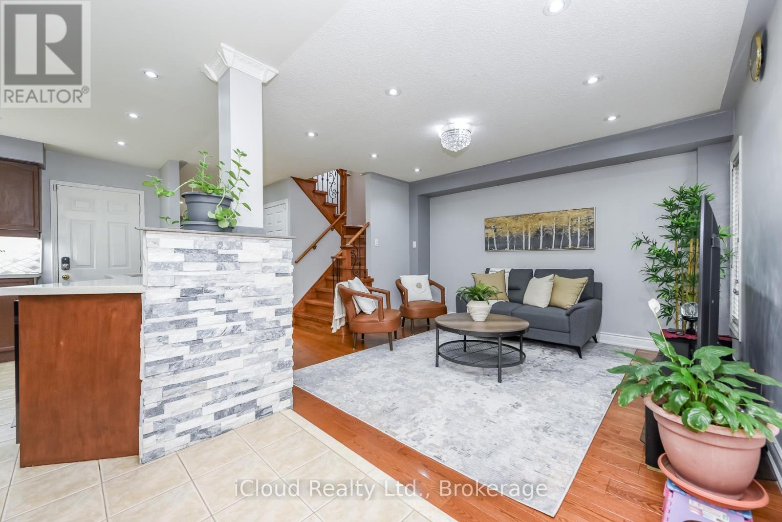 5922 Delle Donne Drive, Mississauga, Ontario  L5M 7A3 - Photo 11 - W12999370