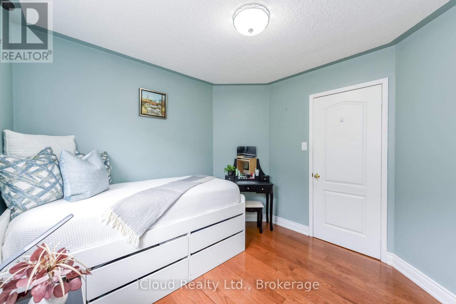 5922 Delle Donne Drive, Mississauga, Ontario  L5M 7A3 - Photo 29 - W12999370