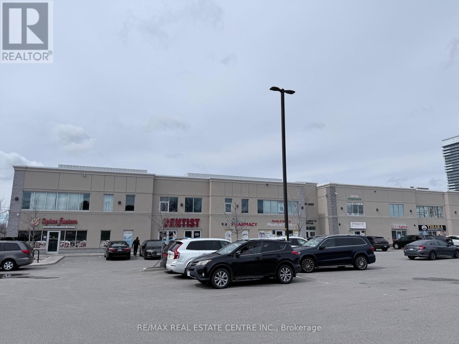 208-210 - 810 Nipissing Road, Milton, Ontario  L9T 4Z9 - Photo 2 - W12973786