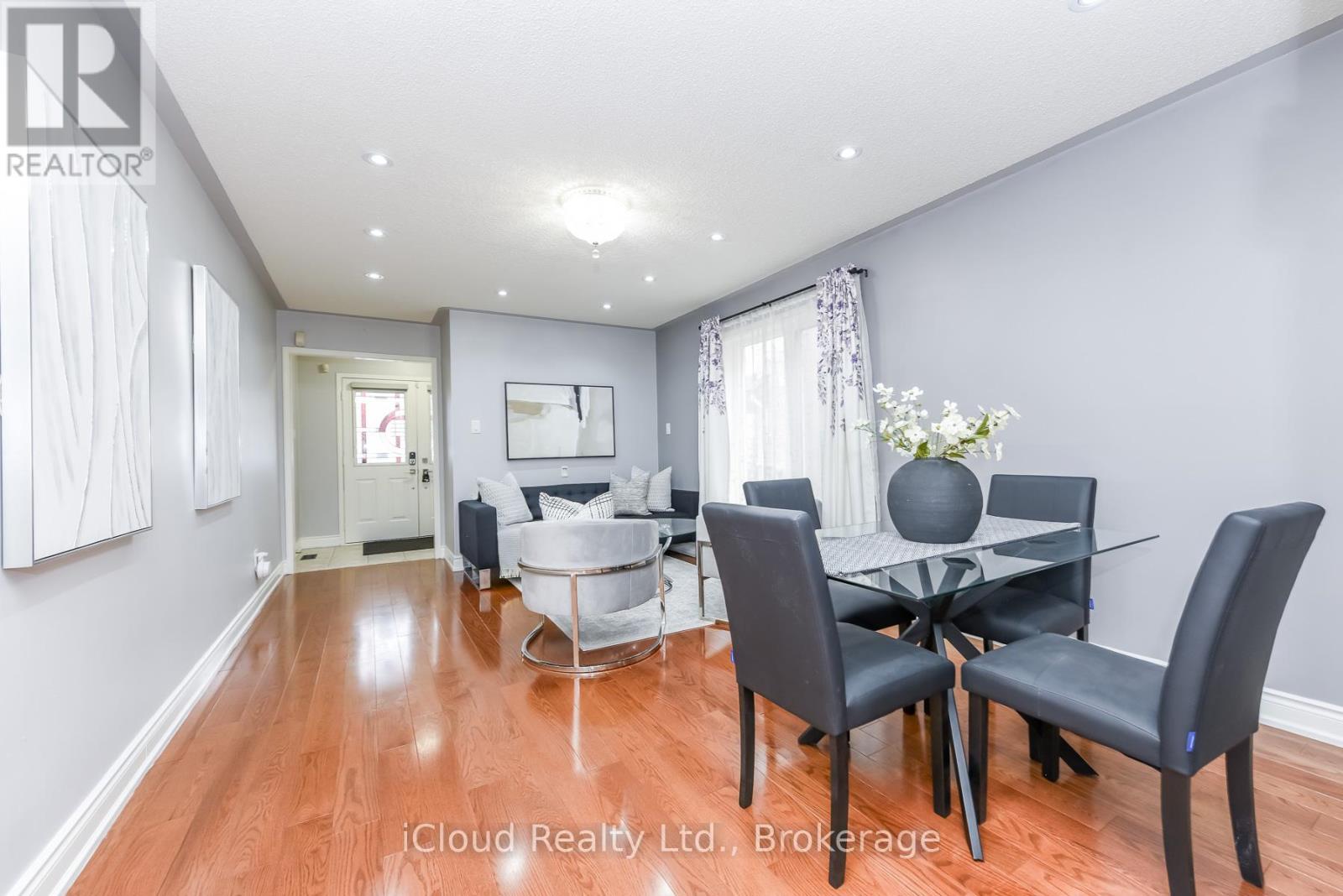 5922 Delle Donne Drive, Mississauga, Ontario  L5M 7A3 - Photo 6 - W12999370