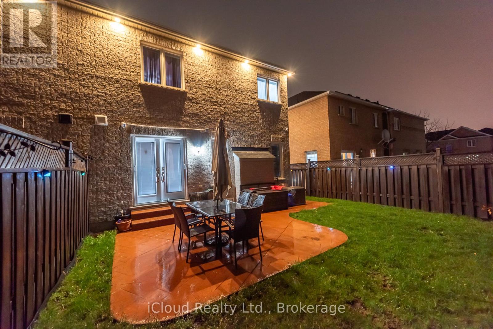 5922 Delle Donne Drive, Mississauga, Ontario  L5M 7A3 - Photo 42 - W12999370