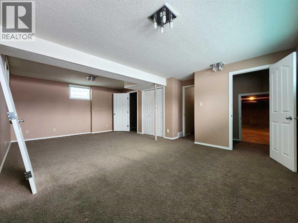 15 Elm Crescent S, Lethbridge, Alberta  T1K 4S8 - Photo 30 - A2288681