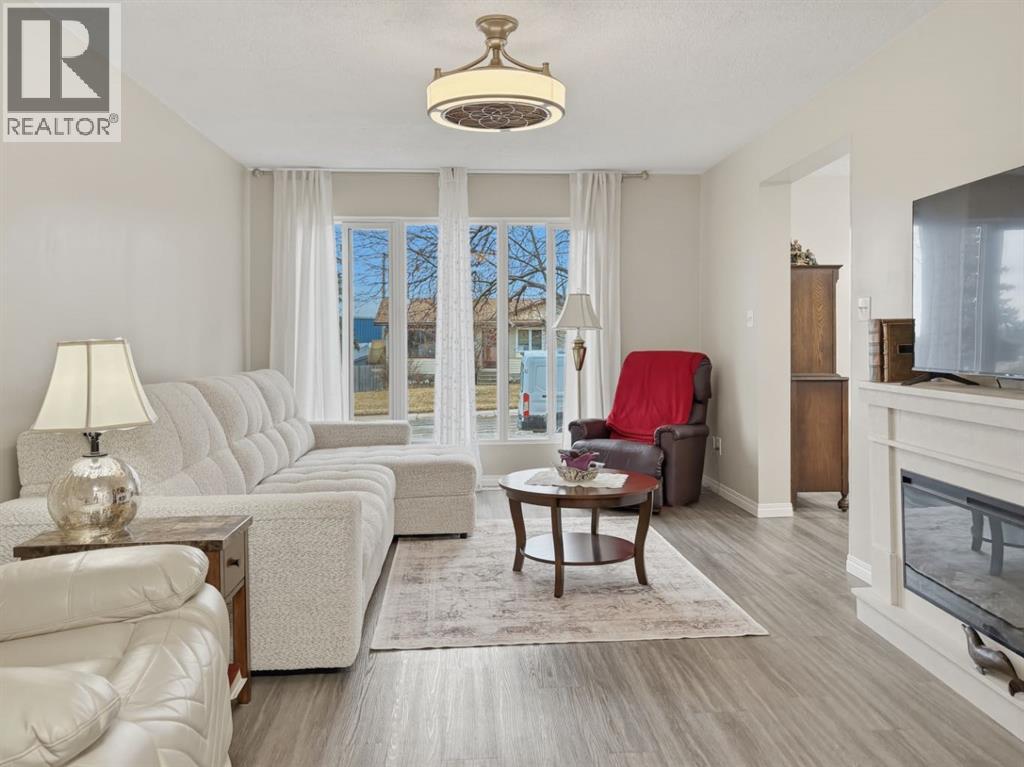 5336 52 Streetclose, Rocky Mountain House, Alberta  T4T 1G9 - Photo 8 - A2302333