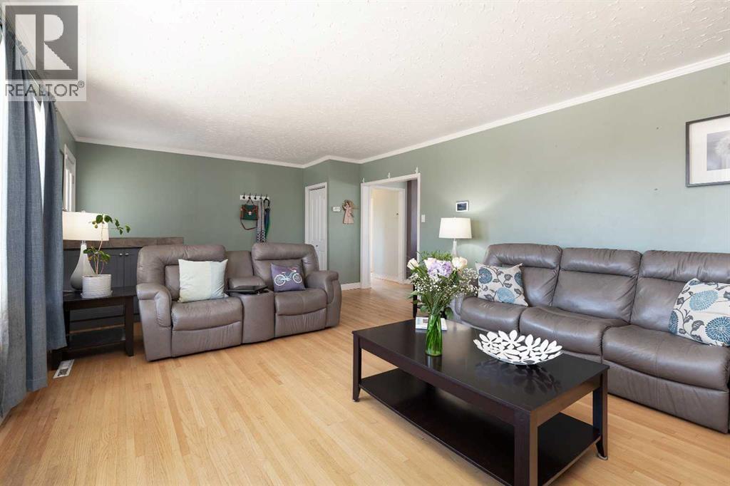 406 20 Street N, Lethbridge, Alberta  T1H 3N1 - Photo 6 - A2301592