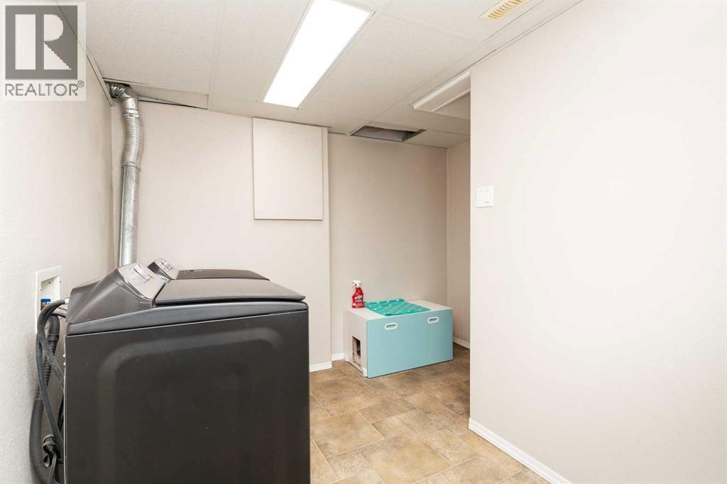 406 20 Street N, Lethbridge, Alberta  T1H 3N1 - Photo 31 - A2301592