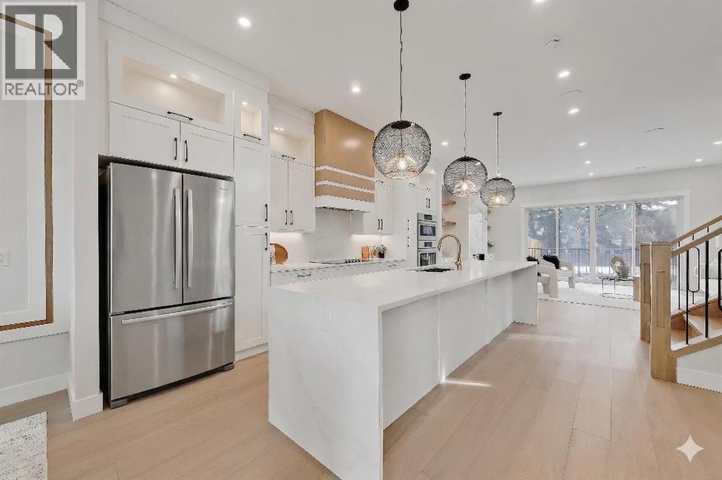 2021 26 Avenue SW, Calgary, Alberta  T2T 1E5 - Photo 3 - A2298065