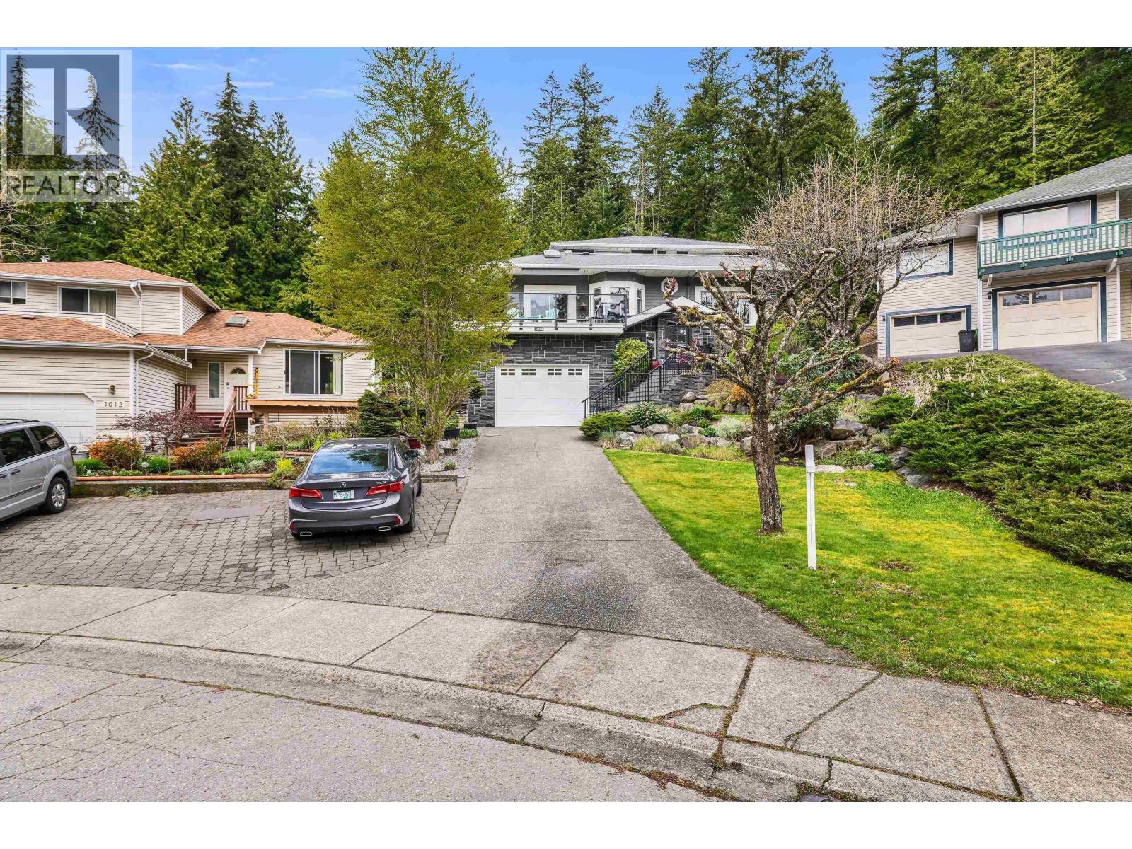 1014 Lanark Place, Squamish, British Columbia  V0N 1T0 - Photo 2 - R3110936