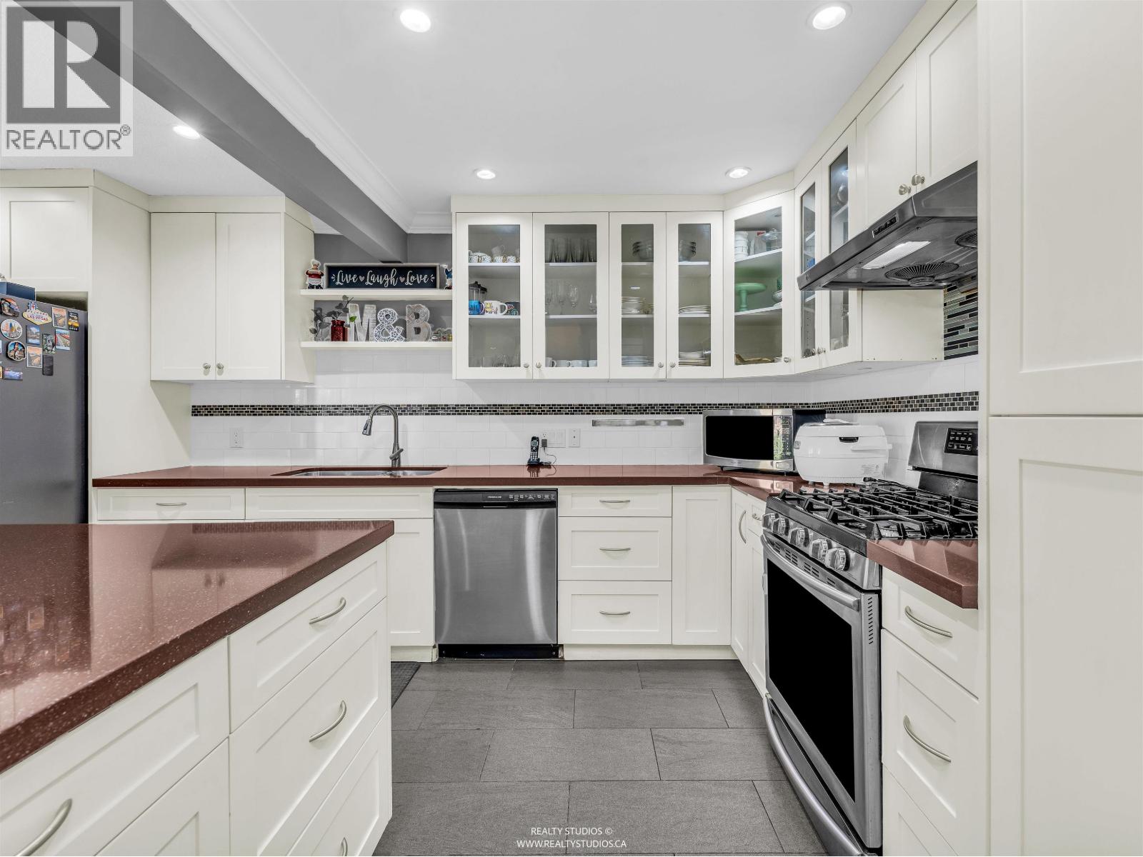 7170 Hecate Place, Vancouver, British Columbia  V5S 4C4 - Photo 8 - R3112166