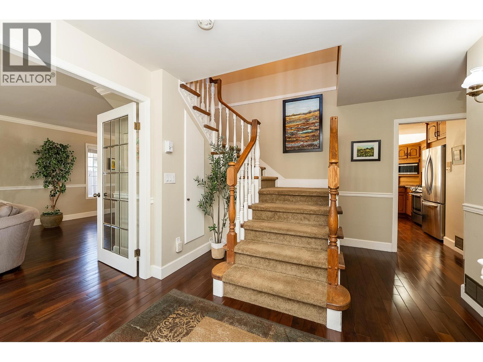 408 Riverview Crescent, Coquitlam, British Columbia  V3C 4X8 - Photo 2 - R3111965