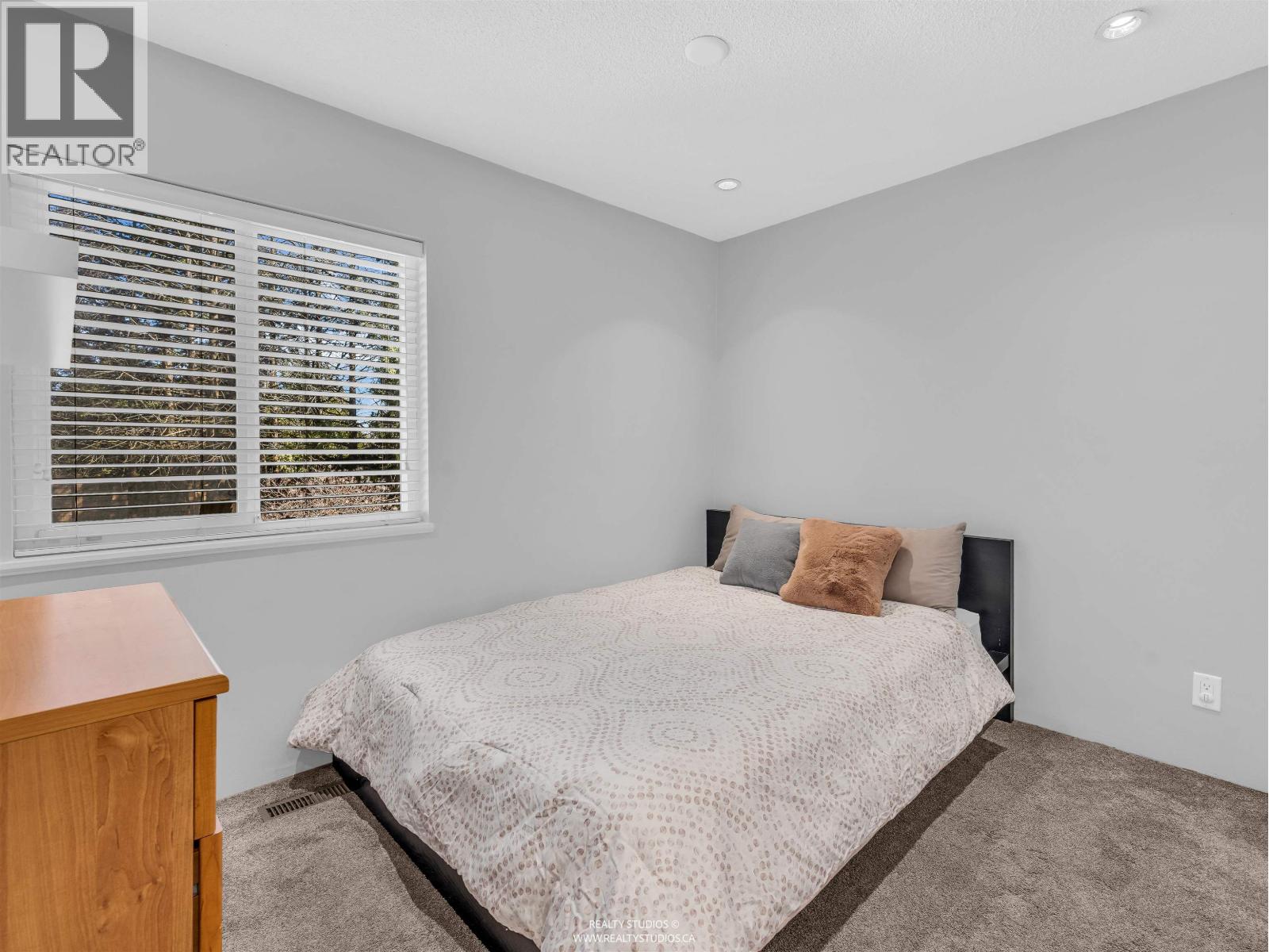 7170 Hecate Place, Vancouver, British Columbia  V5S 4C4 - Photo 12 - R3112166