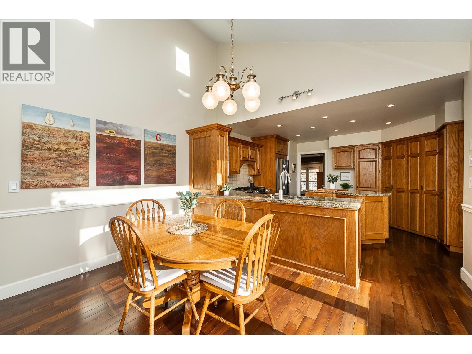 408 Riverview Crescent, Coquitlam, British Columbia  V3C 4X8 - Photo 8 - R3111965