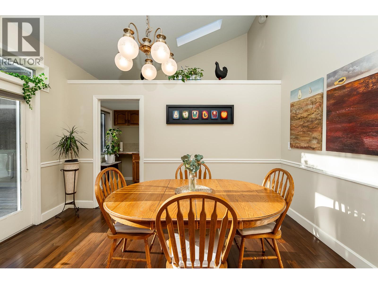 408 Riverview Crescent, Coquitlam, British Columbia  V3C 4X8 - Photo 9 - R3111965