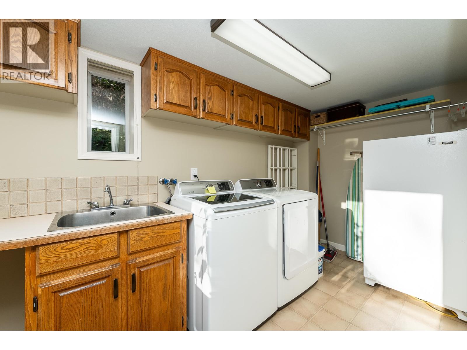 408 Riverview Crescent, Coquitlam, British Columbia  V3C 4X8 - Photo 31 - R3111965